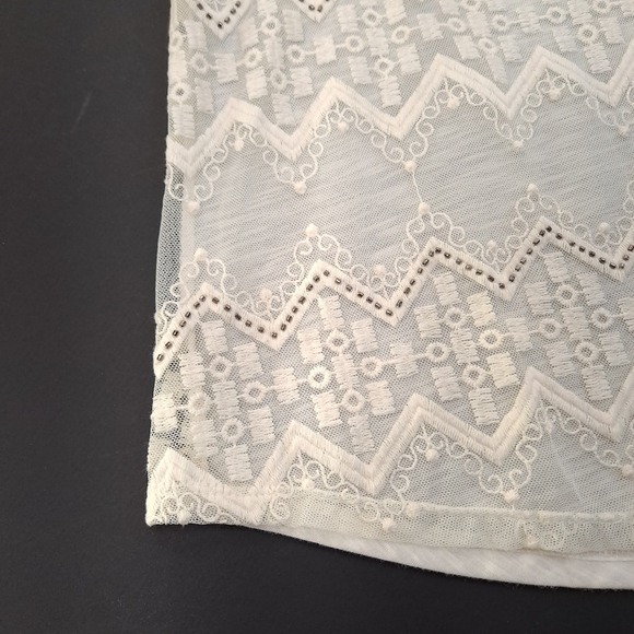 Maurices Womens Ivory Sheer Front Tank Strappy Beaded Embroidered Mesh Sz 1 - 1X - Picture 4 of 9